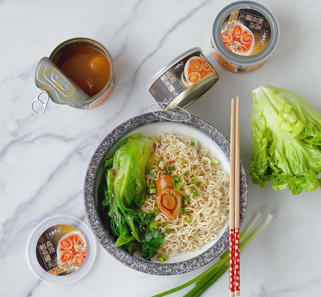 即食鮑魚撈面的做法