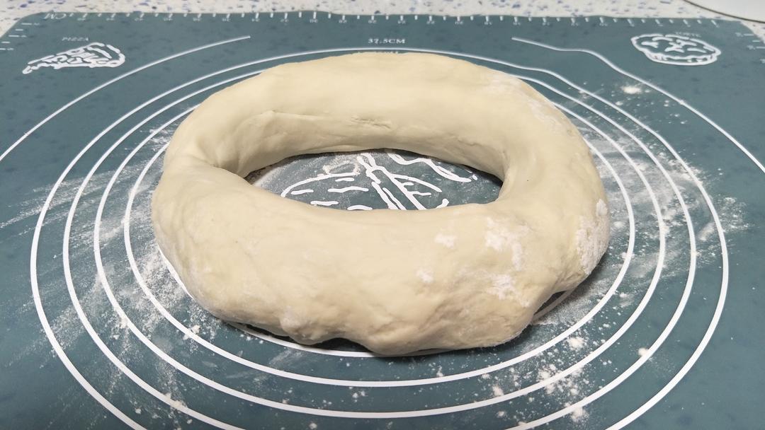 手工揉面三分钟，又韧又薄又好包的饺子皮的做法 步骤12