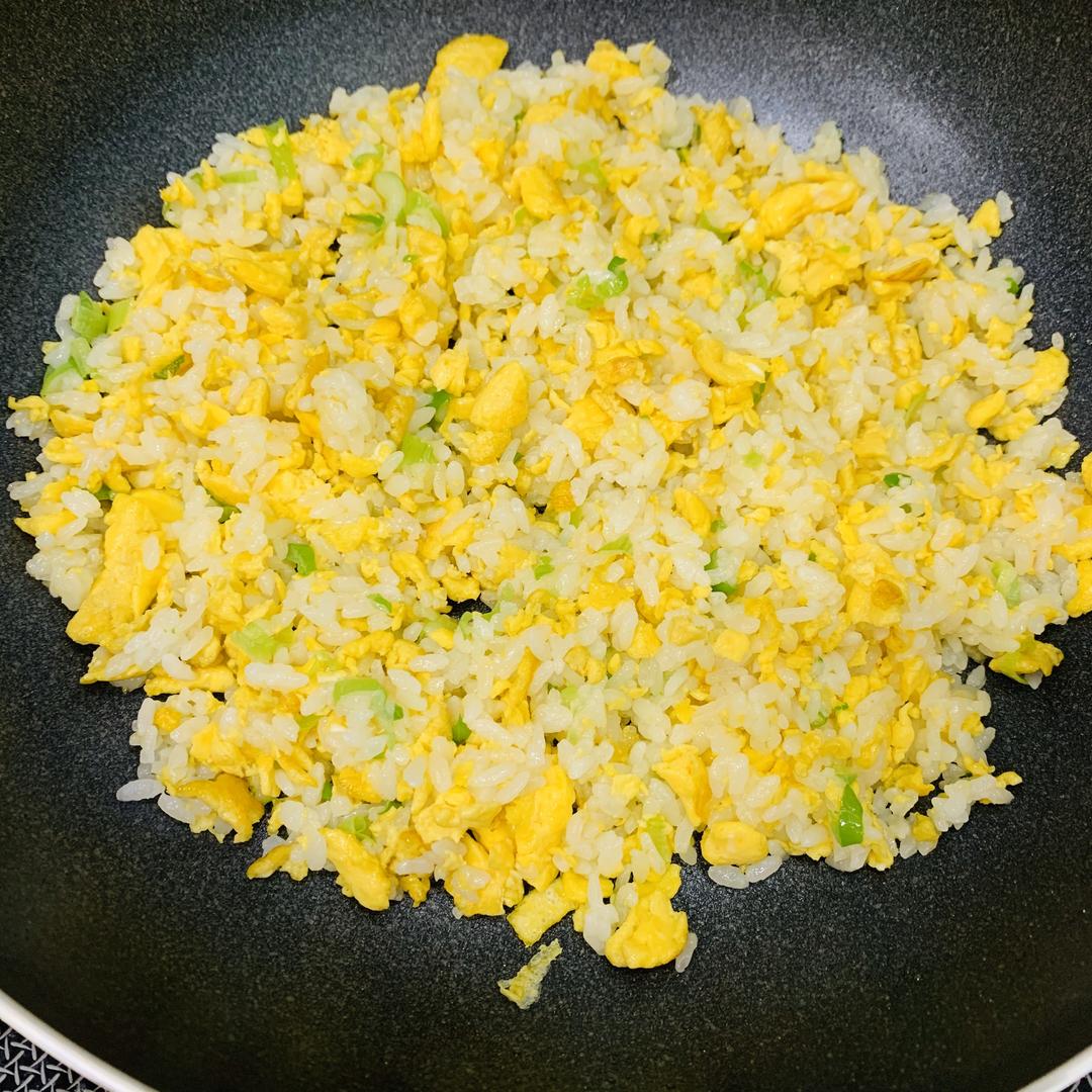 蛋炒饭的做法