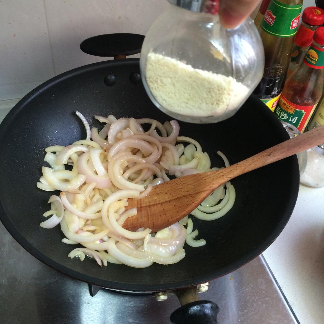 洋蔥炒牛肉的做法 步驟8