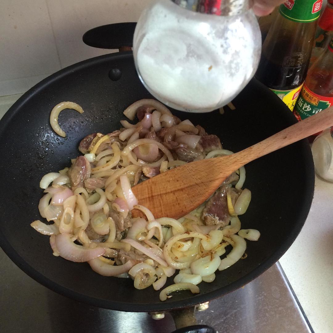 洋蔥炒牛肉的做法 步驟10