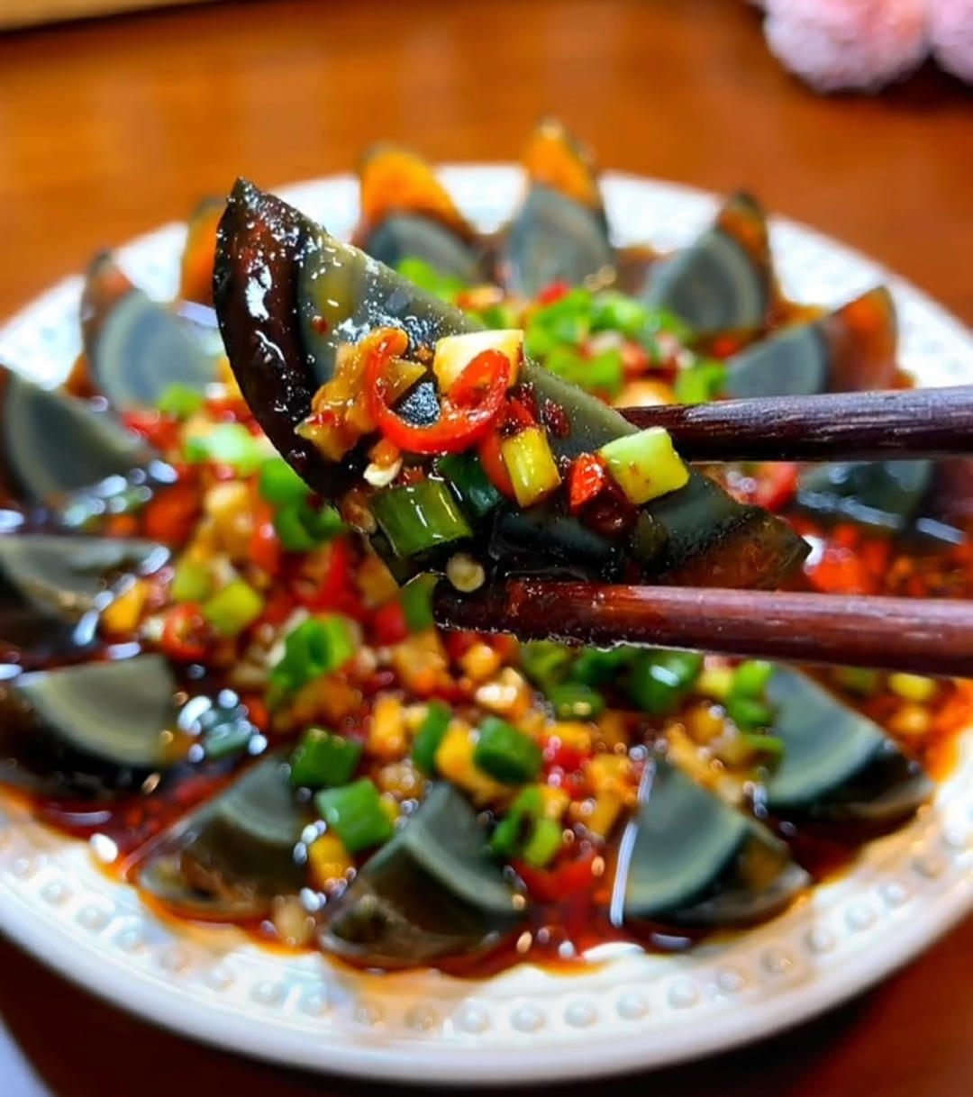 凉拌皮蛋豆腐的做法