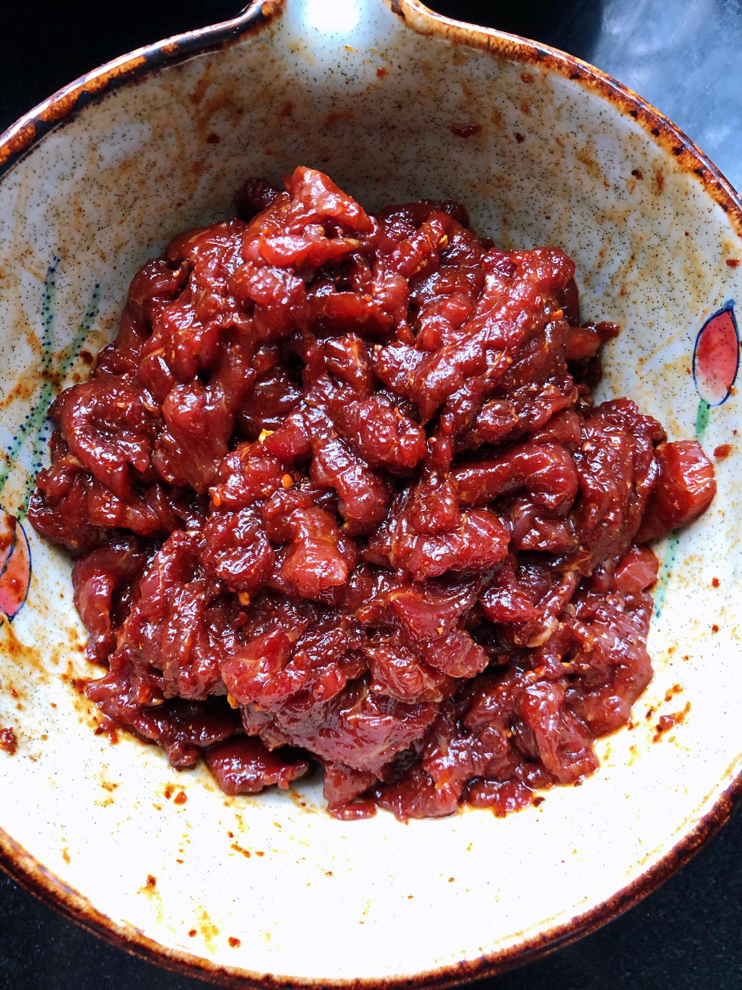 又香又嫩的小炒牛肉（巨好吃，手殘黨也能做）的做法 步驟7