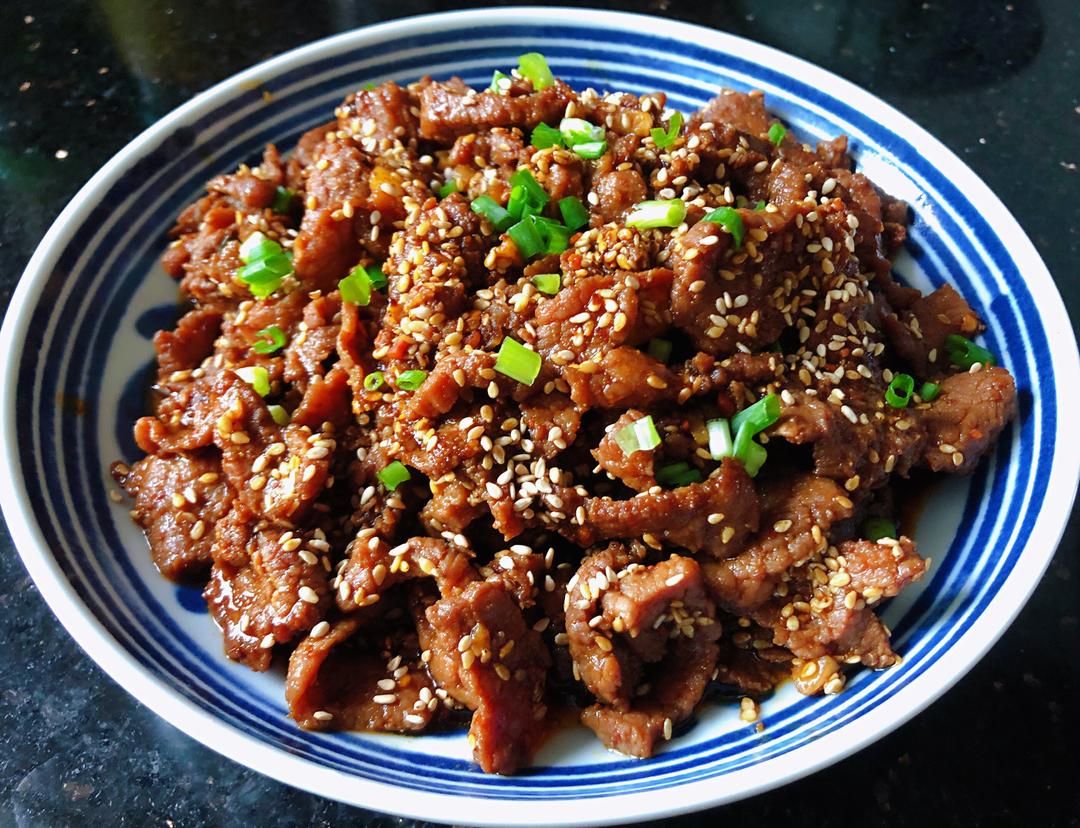 又香又嫩的小炒牛肉（巨好吃，手殘黨也能做）的做法 步驟17