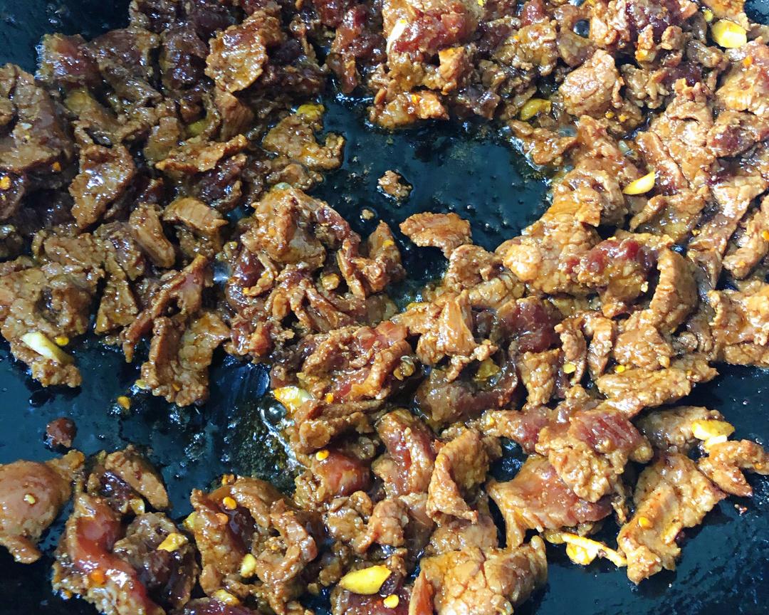 又香又嫩的小炒牛肉（巨好吃，手殘黨也能做）的做法 步驟13
