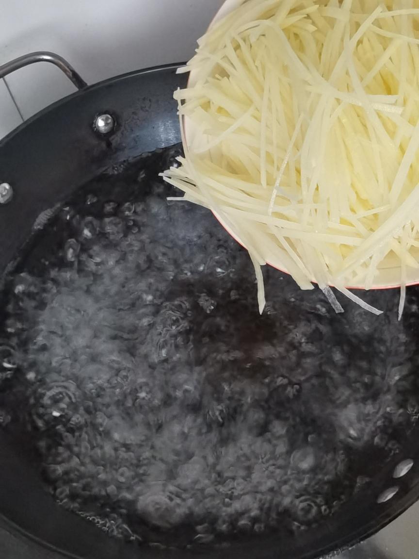 炒土豆絲 食譜做法 步驟2
