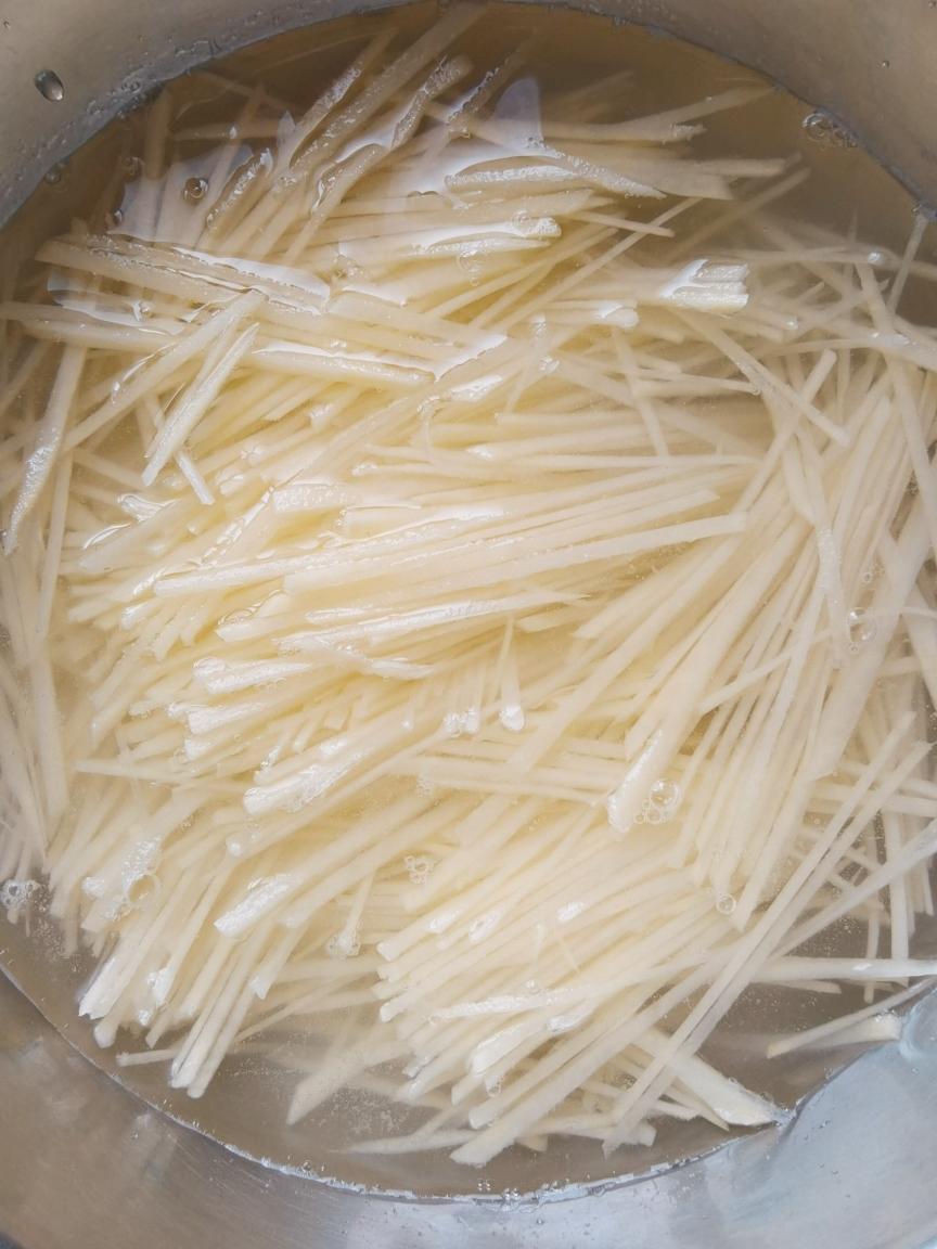 炒土豆絲 食譜做法 步驟1