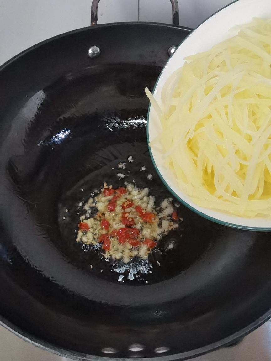 炒土豆絲 食譜做法 步驟4