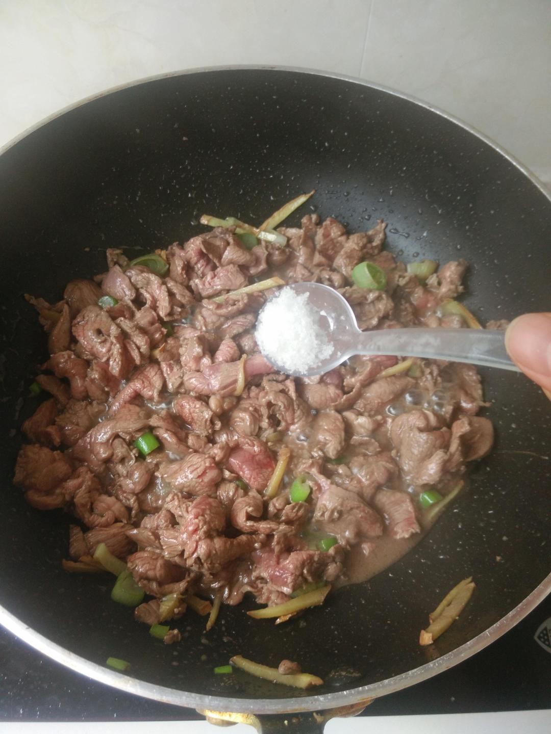 孜然羊肉的做法 步驟6