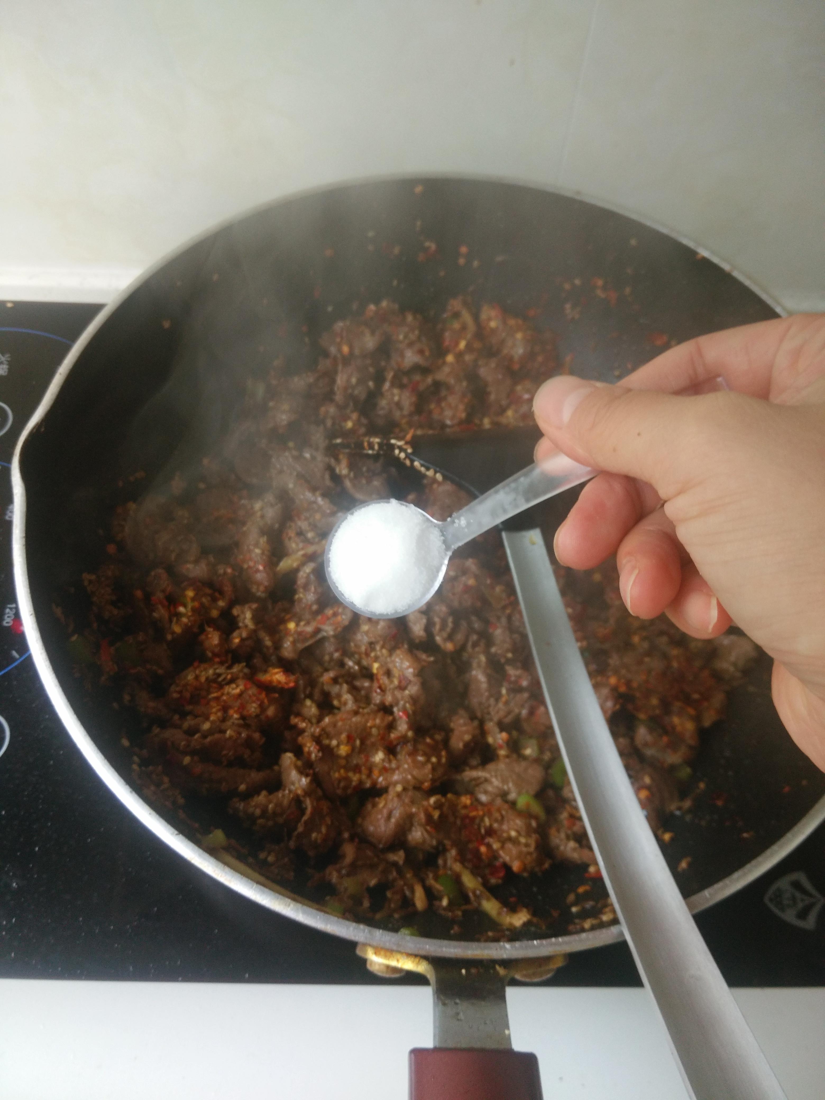 孜然羊肉的做法 步驟12