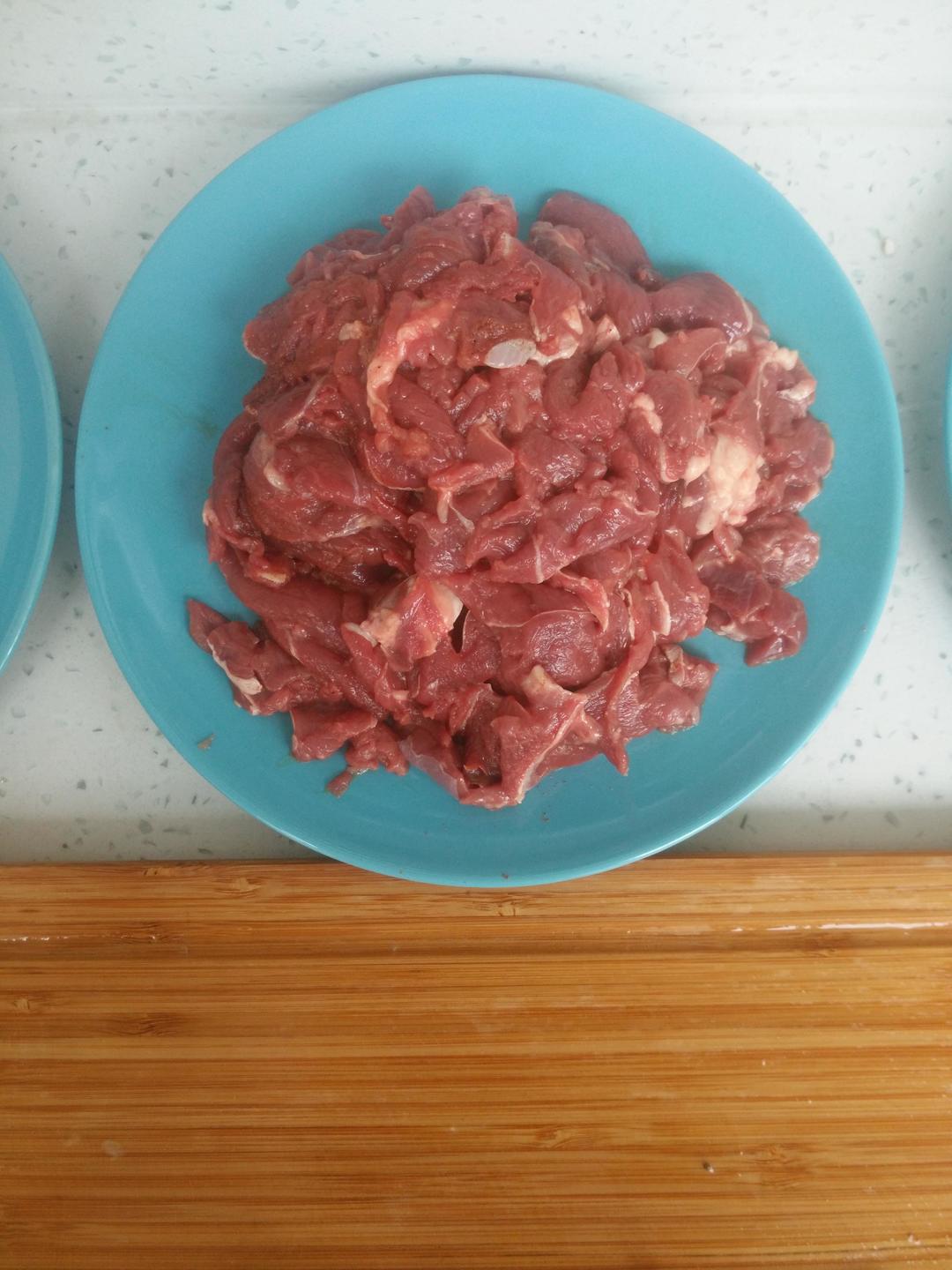 孜然羊肉的做法 步驟1
