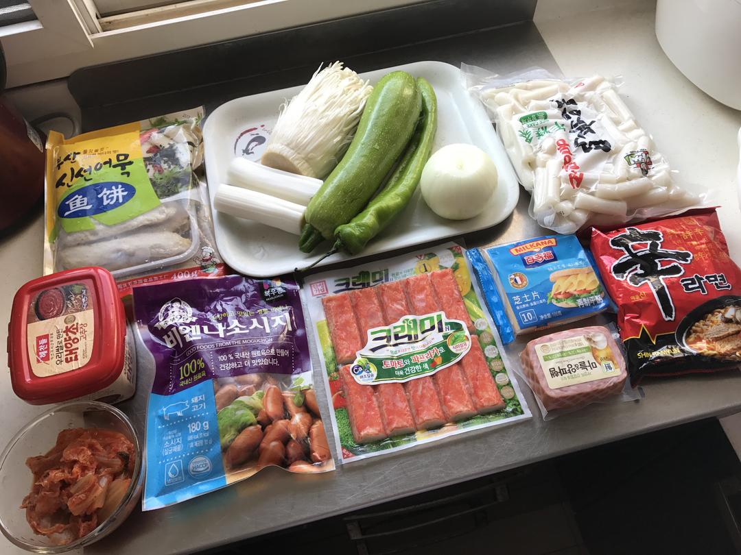 教你做韓式部隊鍋 食譜做法 步驟1