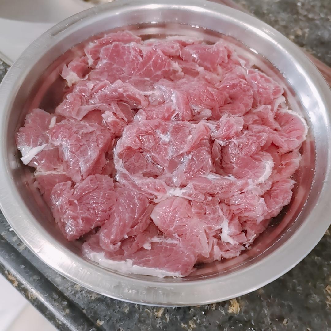 洋蔥炒牛肉片 食譜做法 步驟3