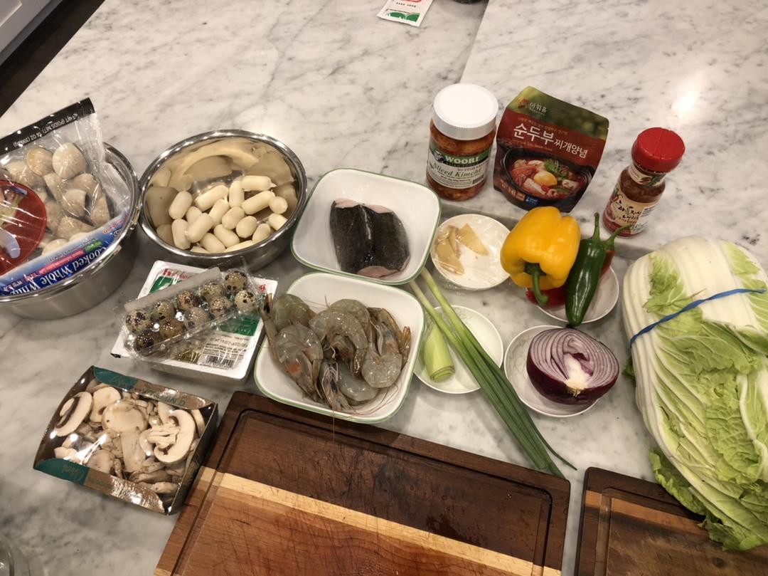 韓式海鮮豆腐鍋的做法 步驟1