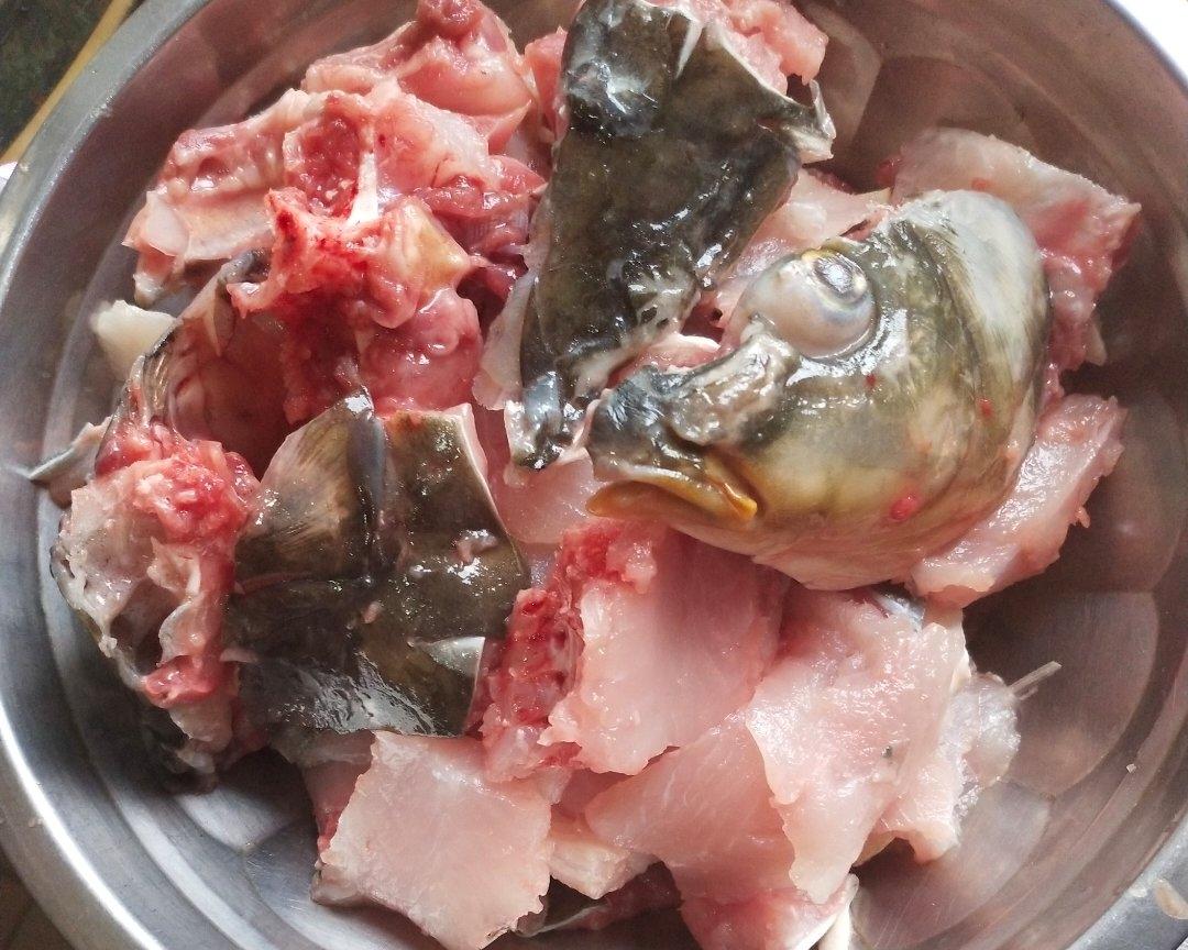 酸菜魚湯 食譜做法 步驟1