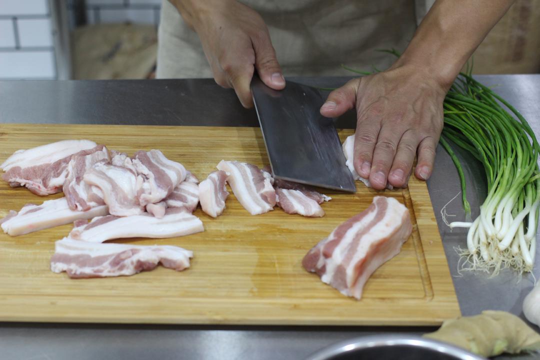 梅幹菜扣肉的做法 步驟1