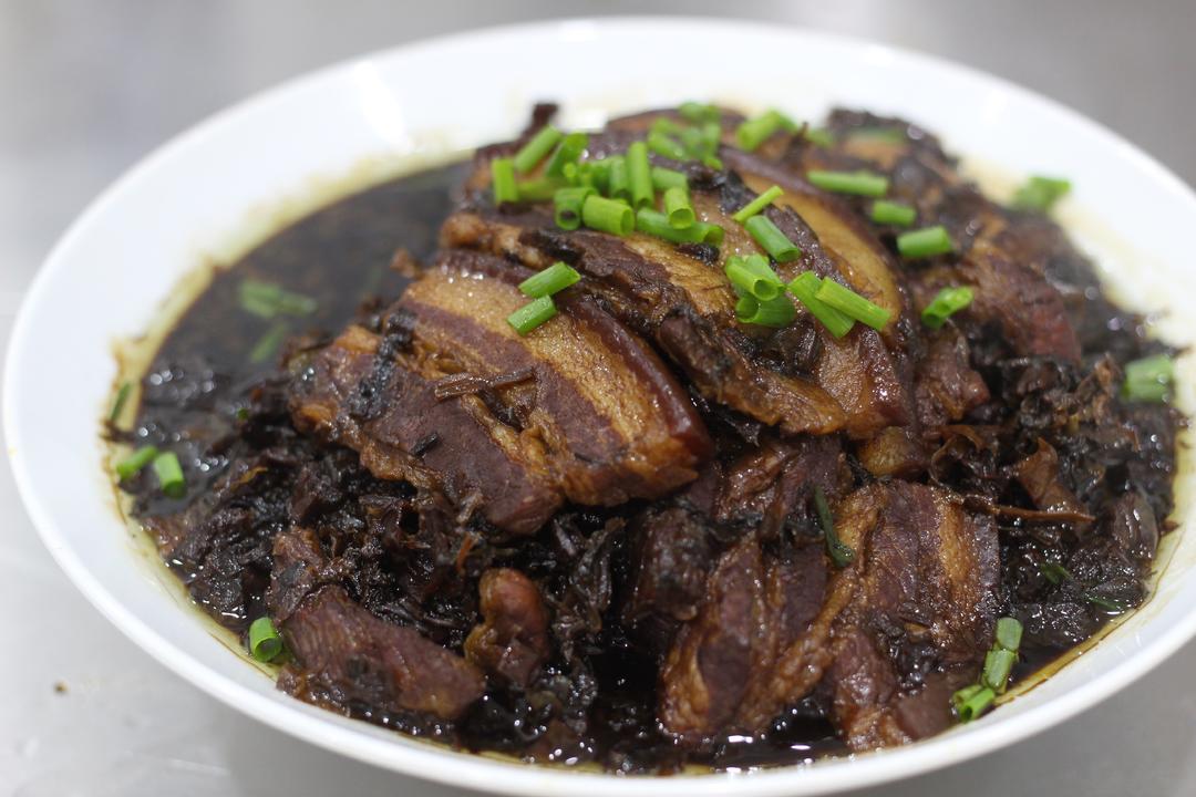 梅幹菜扣肉的做法 步驟7