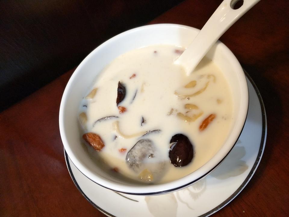 牛奶燉花膠 食譜做法