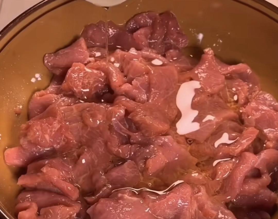 小炒牛肉（肉嫩味香）的做法 步驟1