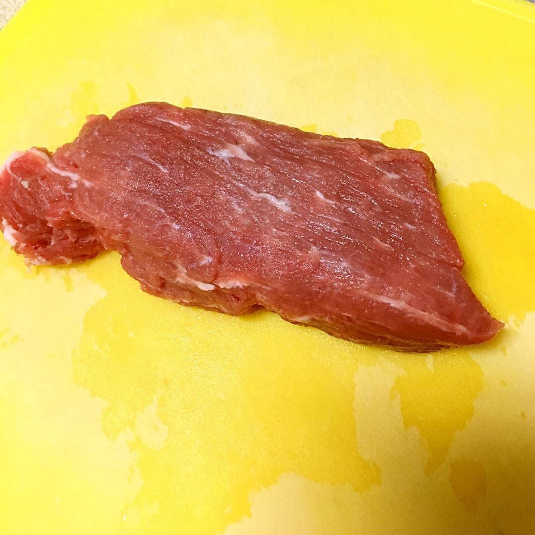 如何炒出嫩牛肉的做法 步驟1
