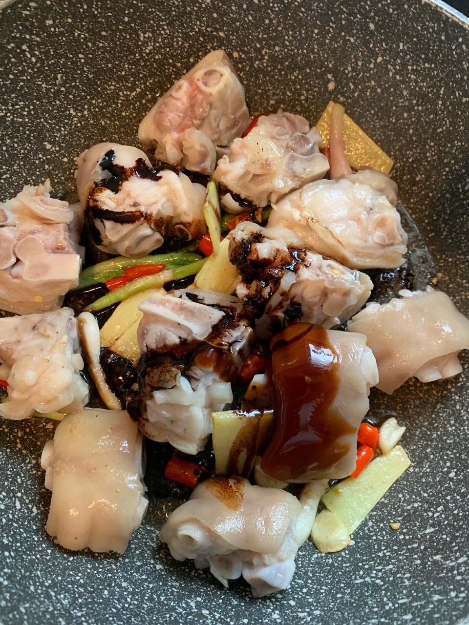 燜豬手的做法 步驟8