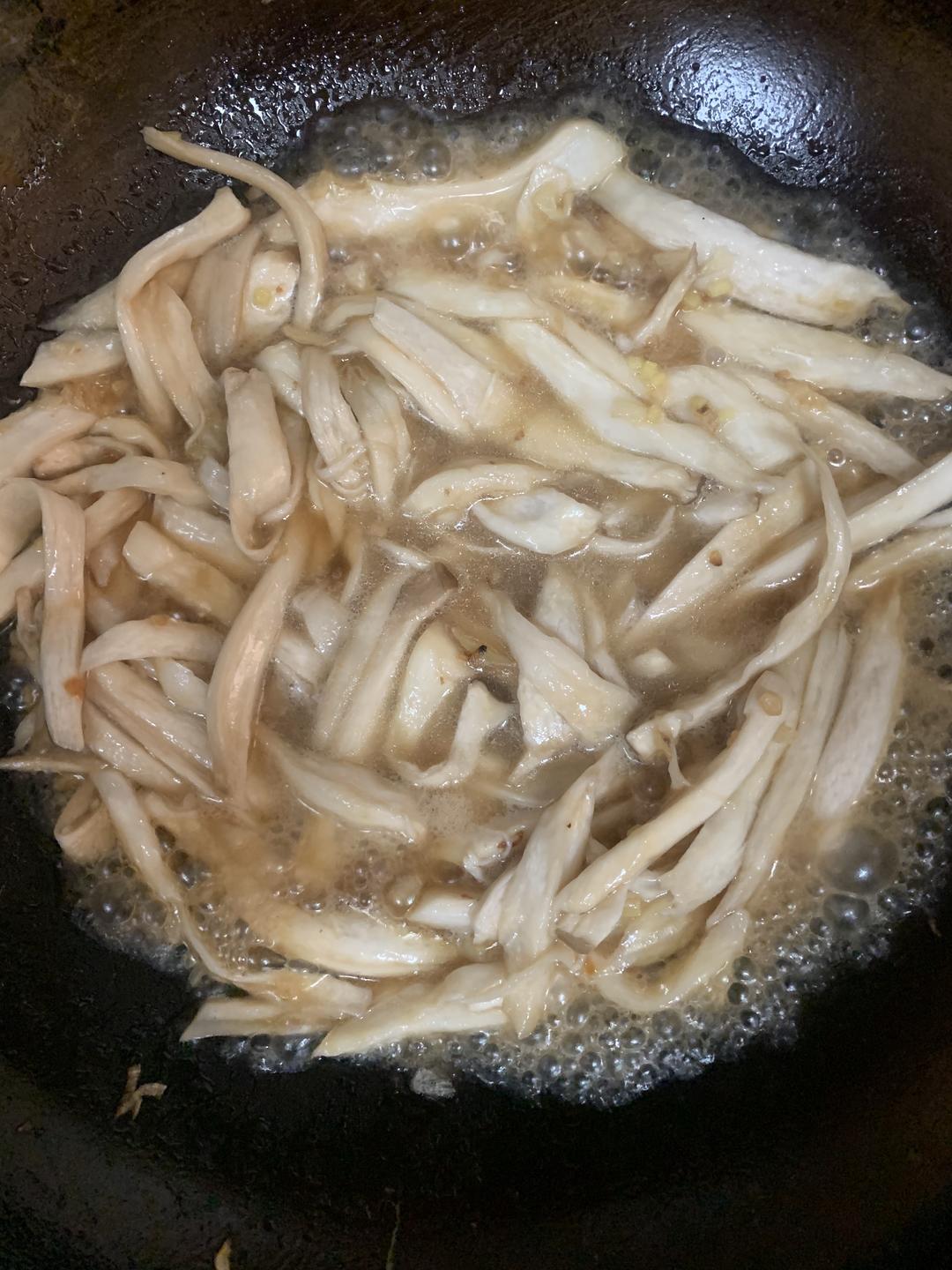 會上癮的手撕杏鮑菇的做法 步驟7