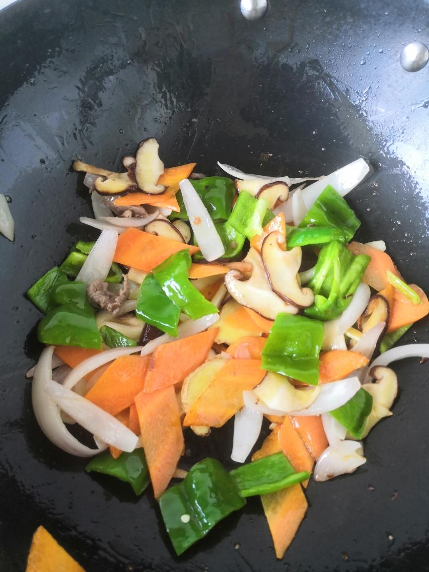 嫩炒鴨胸肉～從柴變嫩的熱銷菜的做法 步驟3