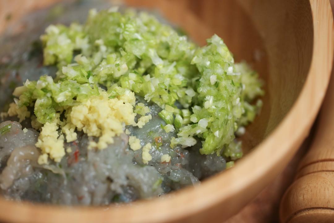 荔枝蝦球的做法 步驟7