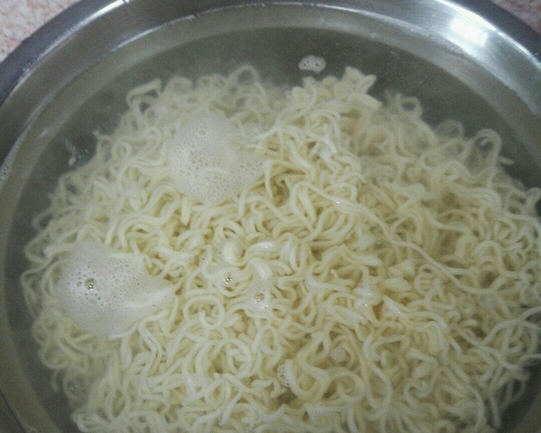 抄麵的做法 步驟2