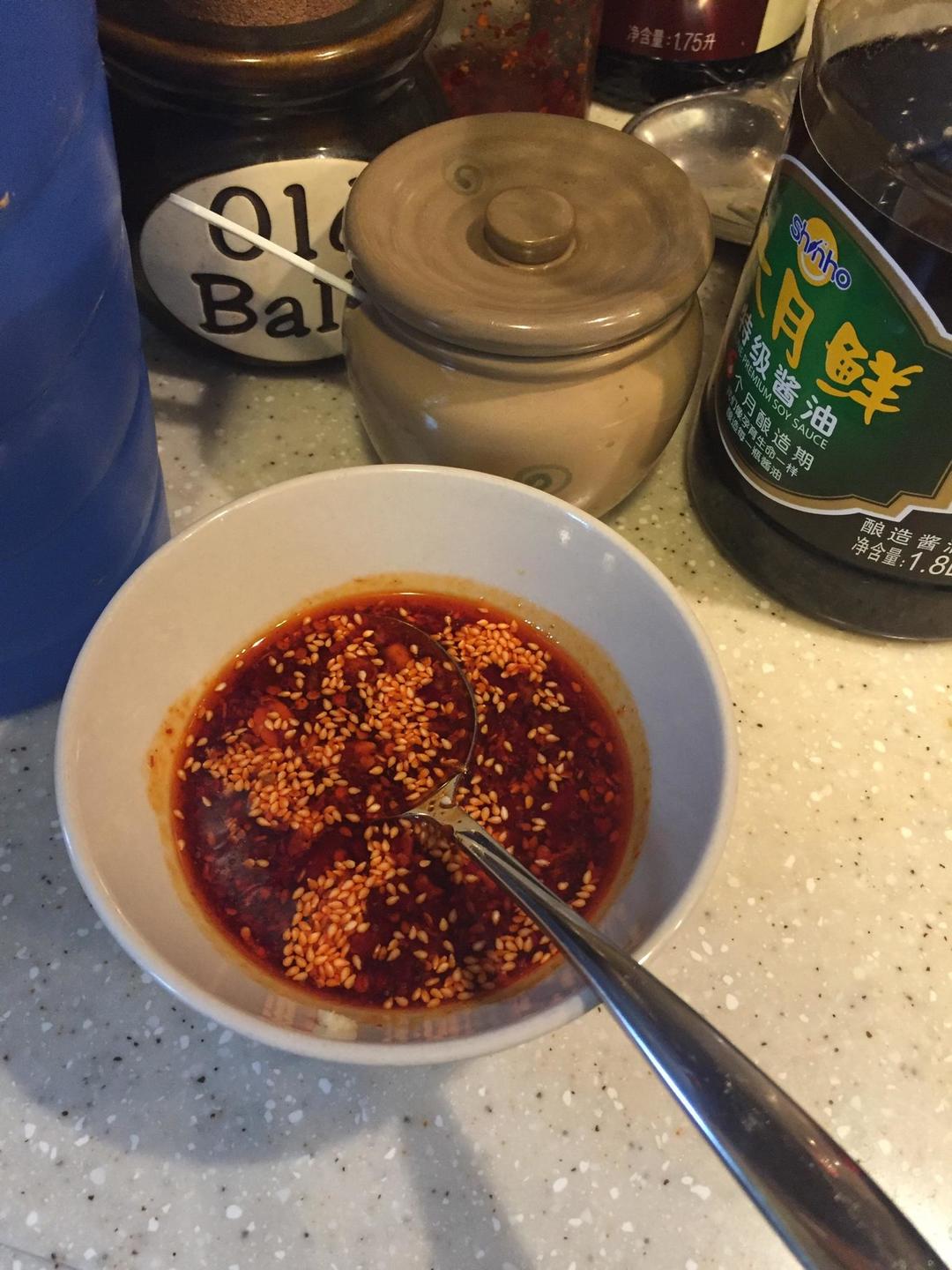 涼拌米線的做法 步驟3