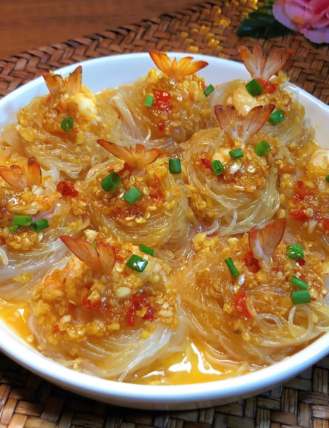 蒜蓉粉絲蒸蝦的做法 步驟5