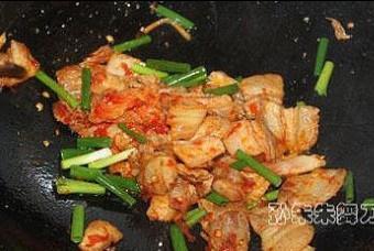 泡菜炒年糕的做法 步驟6