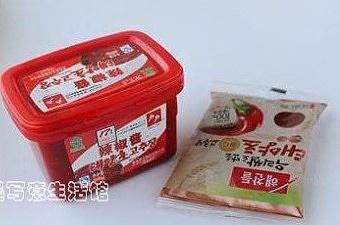 泡菜炒年糕的做法 步驟3