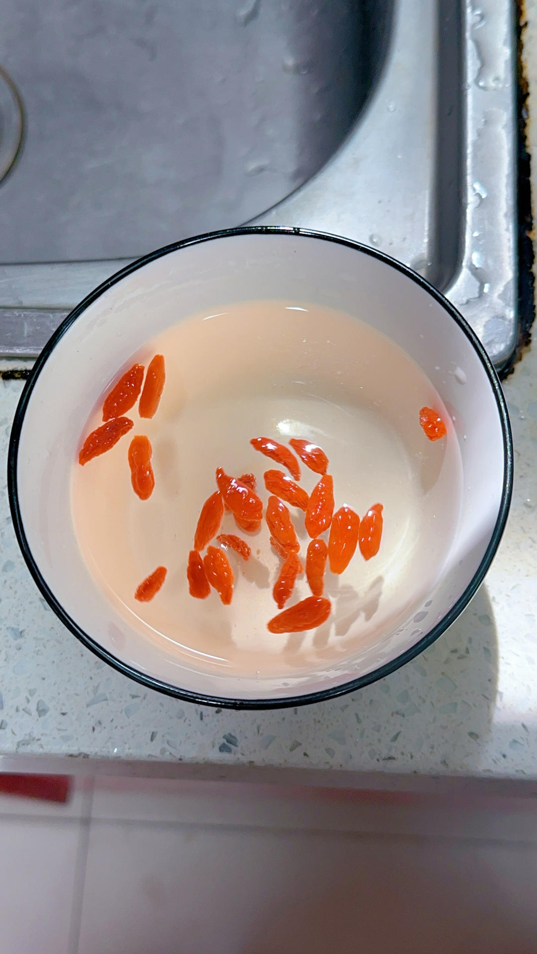 清炒西芹的做法 步驟3