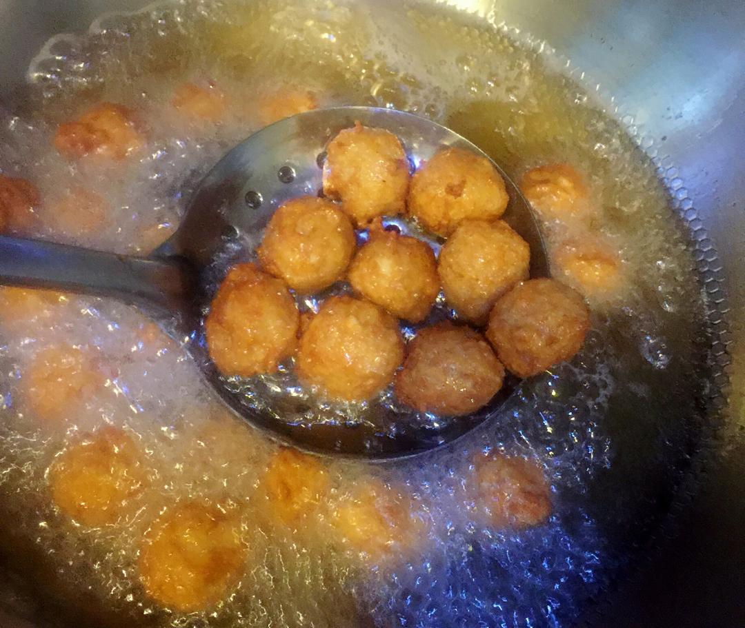 酥炸肉丸的做法 步驟8