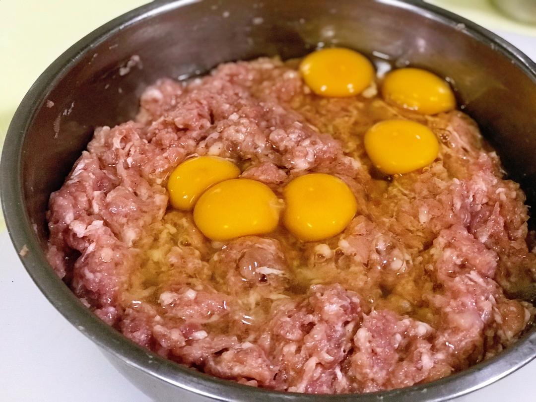酥炸肉丸的做法 步驟4