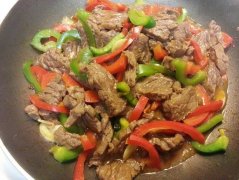甜椒炒牛肉 食譜做法