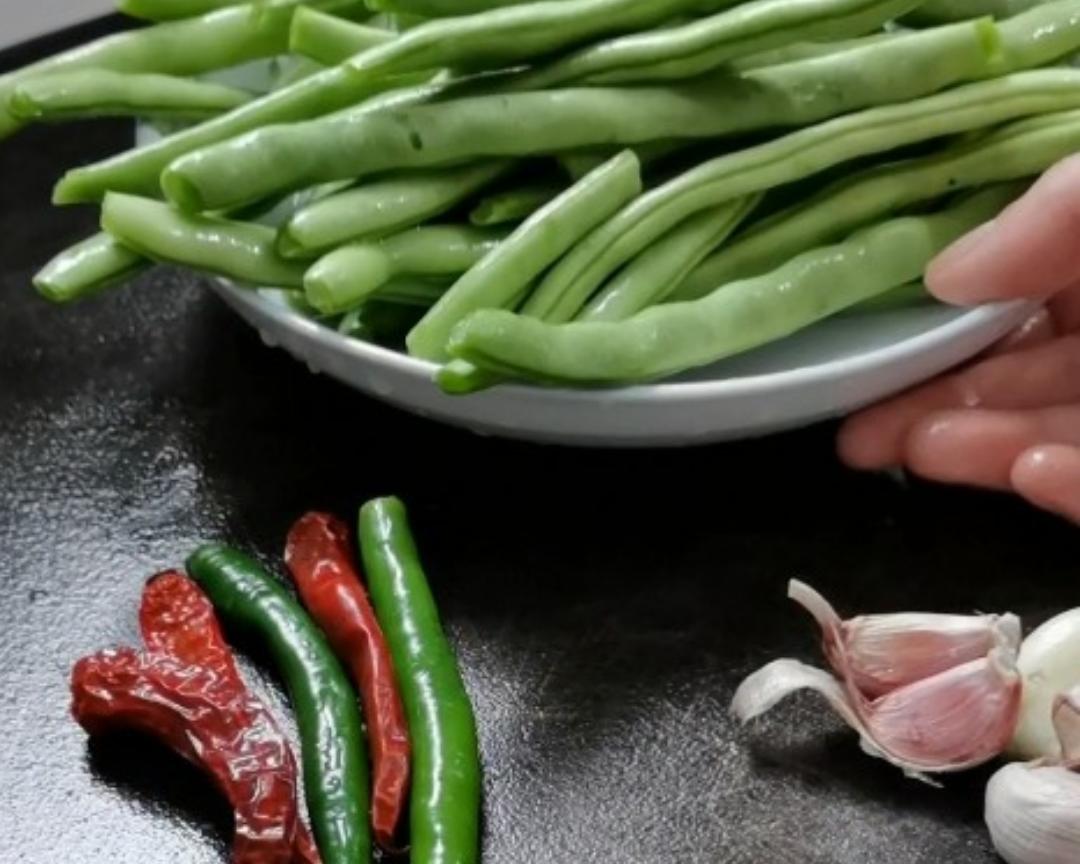 不油炸，素炒四季豆的做法 步驟1