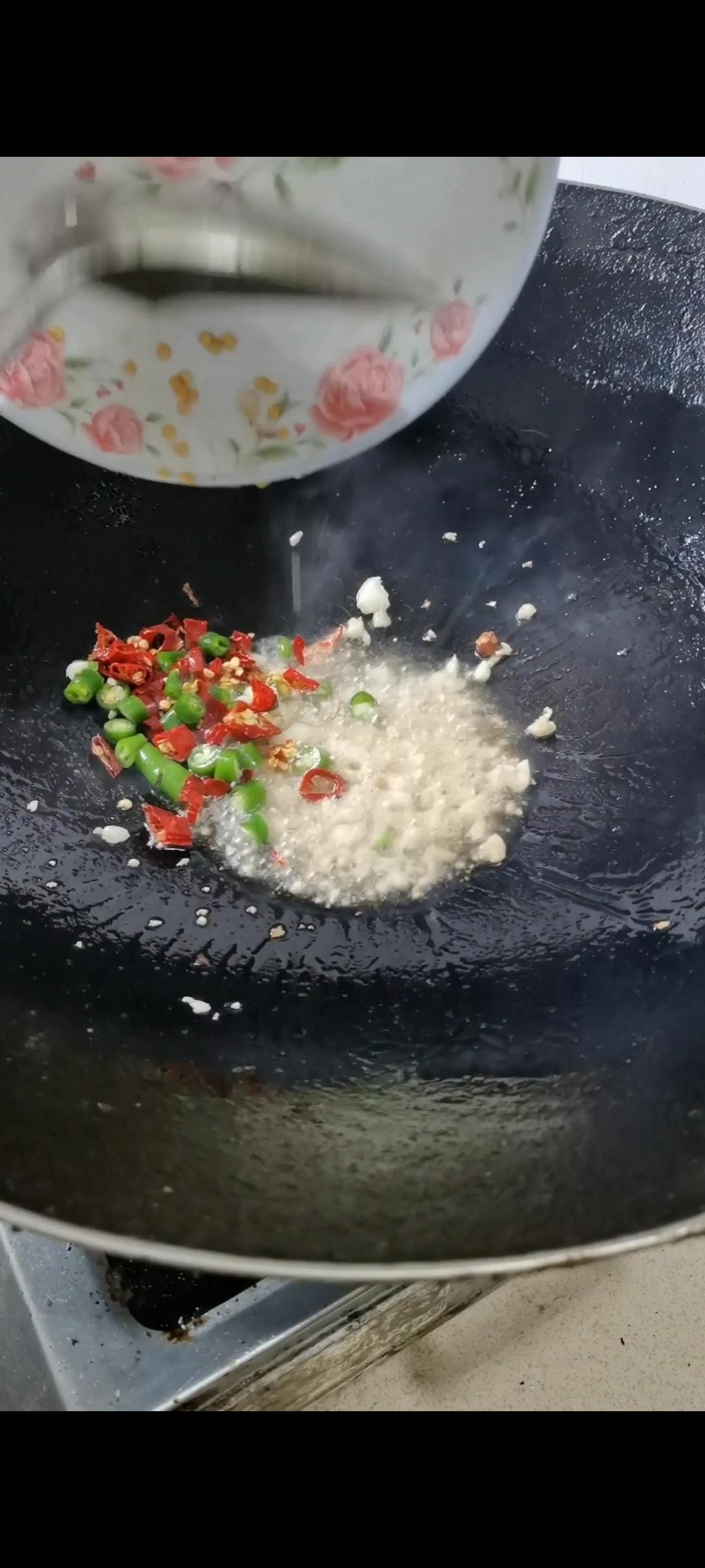 不油炸，素炒四季豆的做法 步驟4
