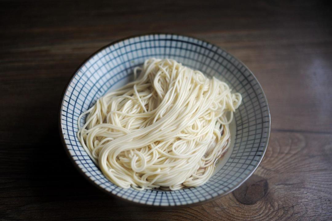 醬油拌面的做法 步驟3