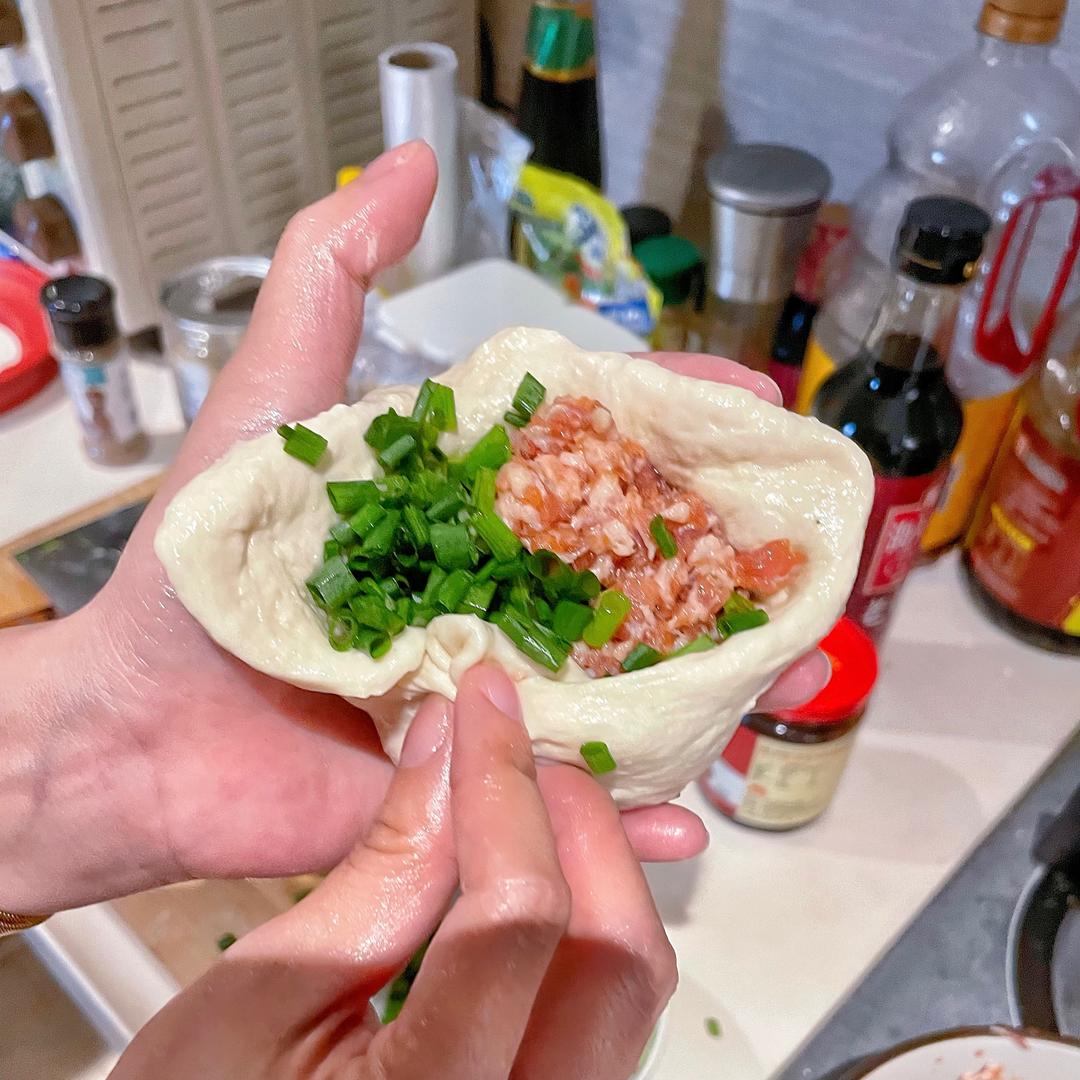 酥脆多汁的蔥肉餅的做法 步驟3