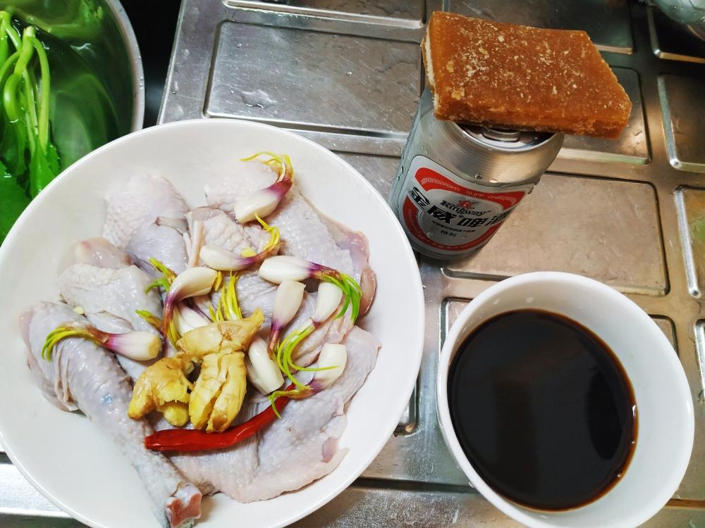 啤酒雞(三杯雞)的做法 步驟3