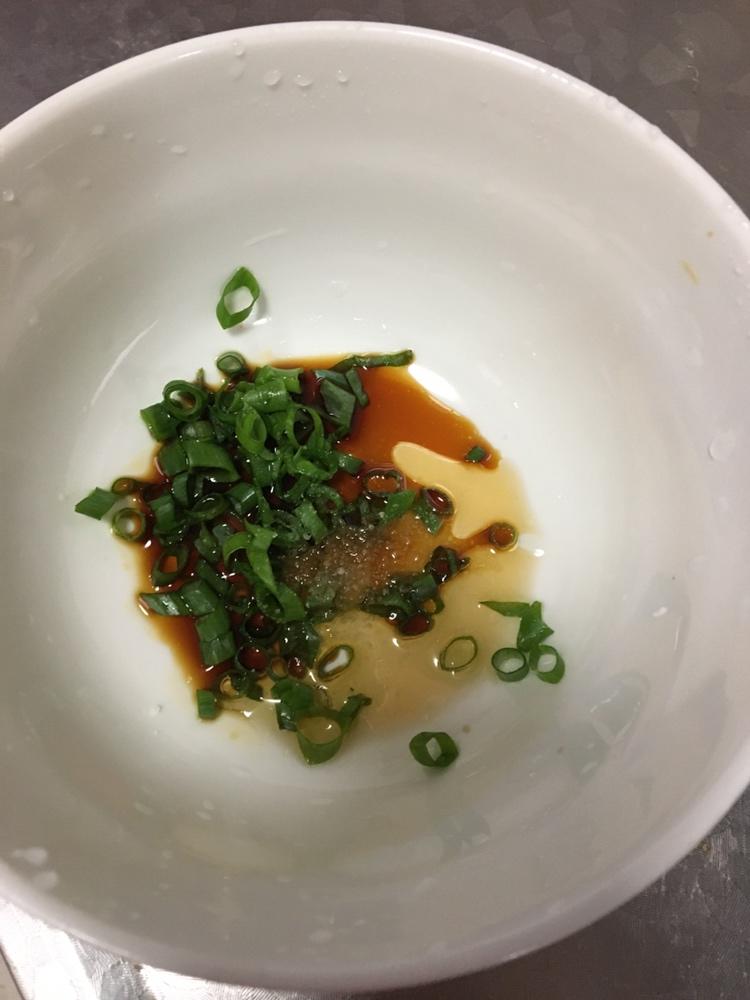 清湯掛麵的做法 步驟1