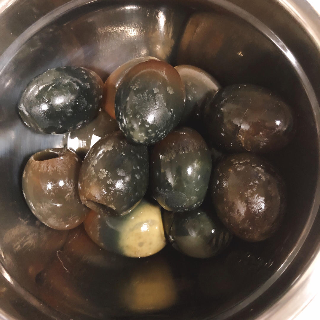 皮蛋酱的做法 步骤1