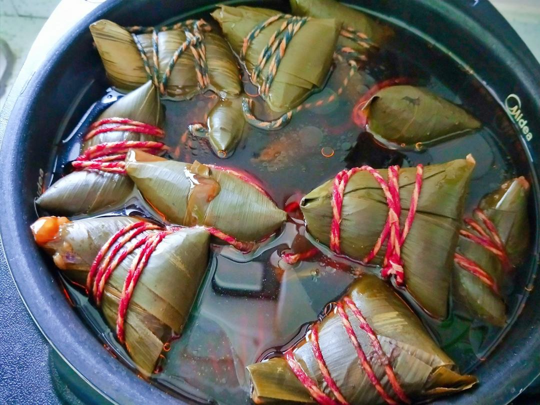 迷你小粽子(鹹蛋黃粽和肉粽)的做法 步驟6